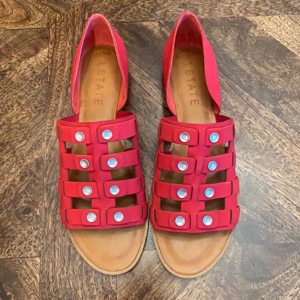 1. State Red slip on sandal🌹
